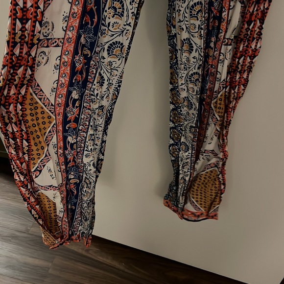 Off Shoulder Patterned Jumpsuit - Picture 5 of 5